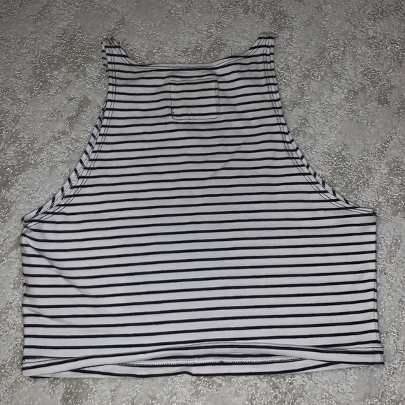 Striped Crop Top - Picture 3 of 3